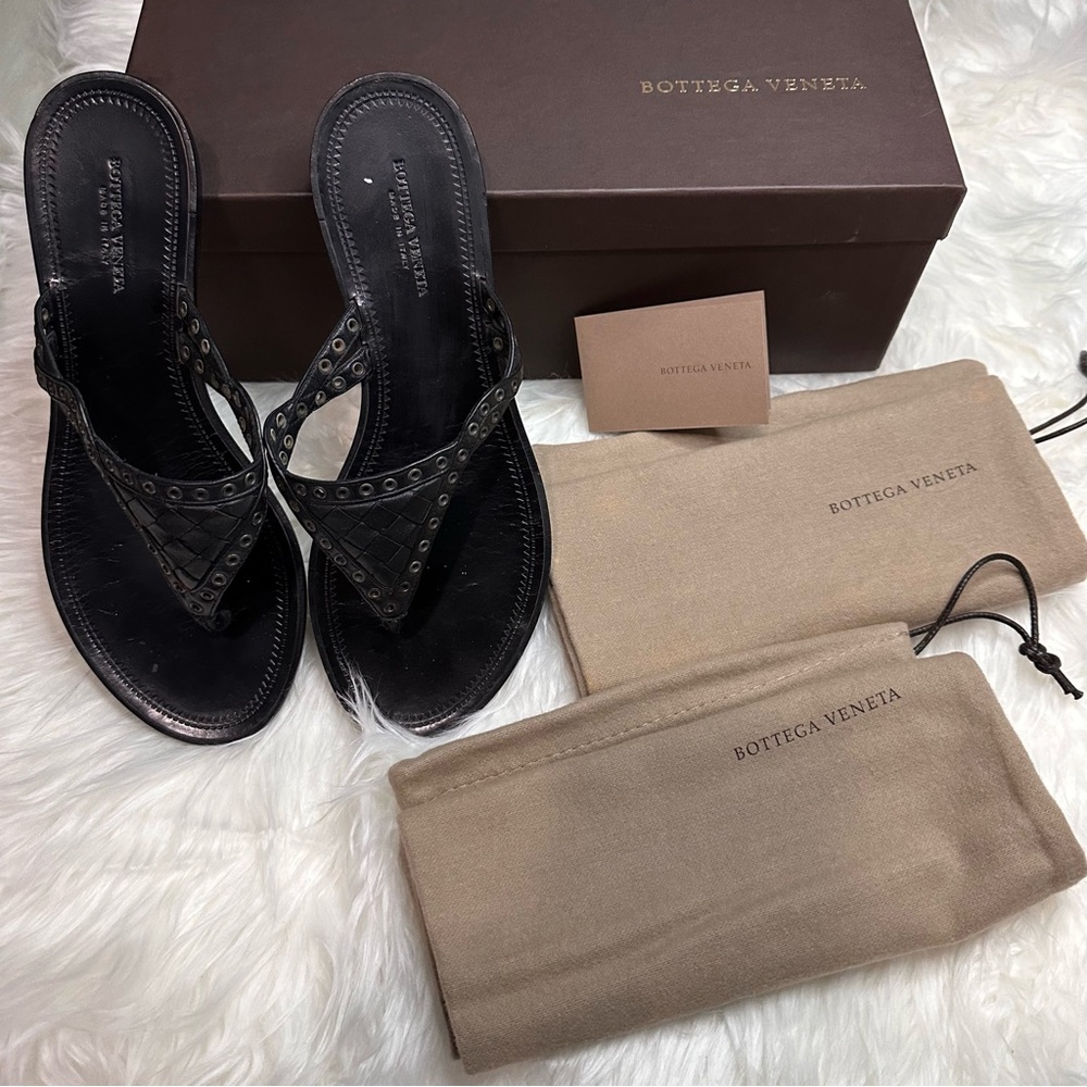 BOTTEGA VENETA Black Leather Woven Thong Sandals with Box and Dust Bags